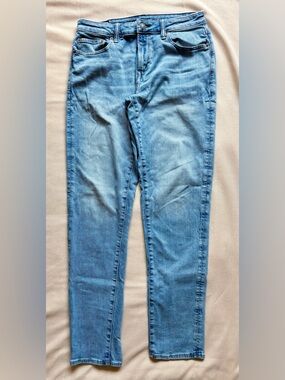 American Eagle Outfitters Light Blue Denim Jeans